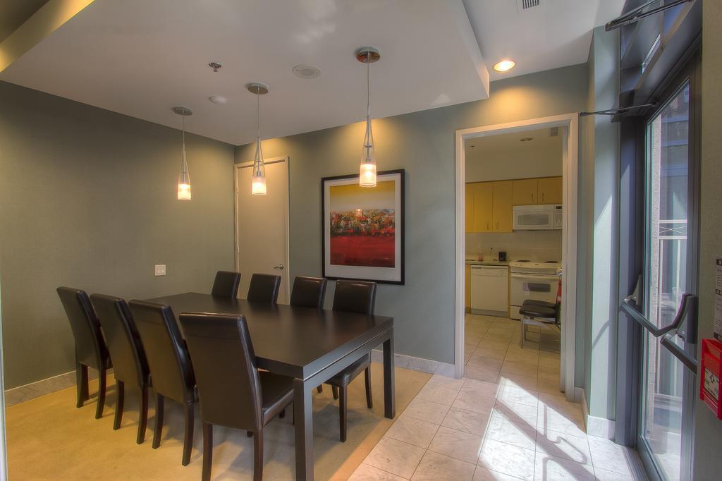 טורונטו Sky Suites Yorkville חדר תמונה